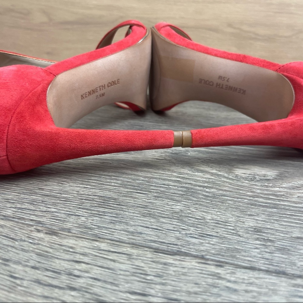 KENNETH COLE T-Strap Comfort Ankle Strap Zip-Up Leather Sandals - Picture 15 of 17